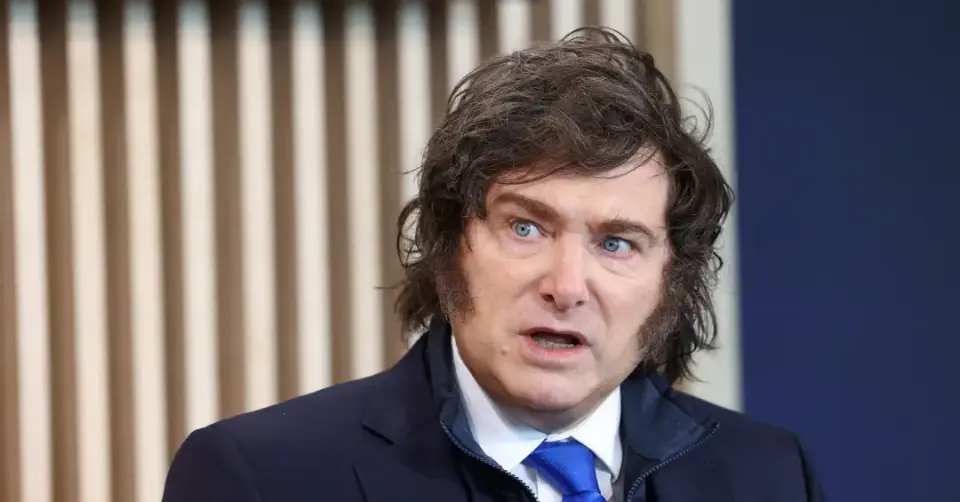 Moraes rejeita pedido para visita de Javier Milei a Bolsonaro durante prisão domiciliar
