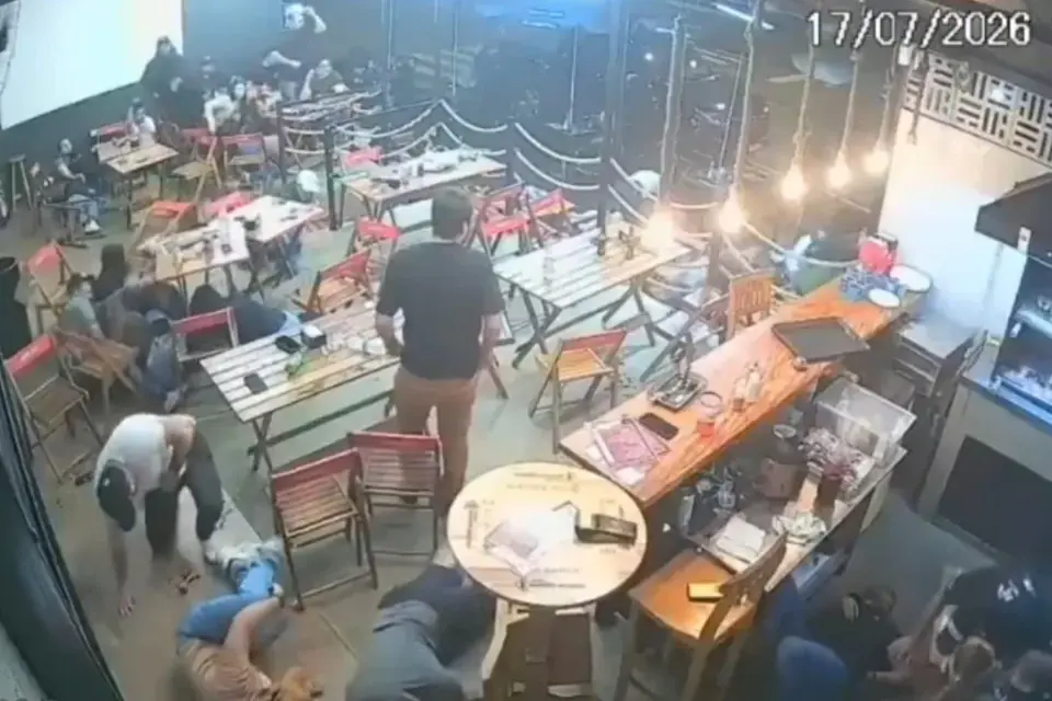 Ataque a tiros em loja de conveniência deixa dois mortos no Paraná