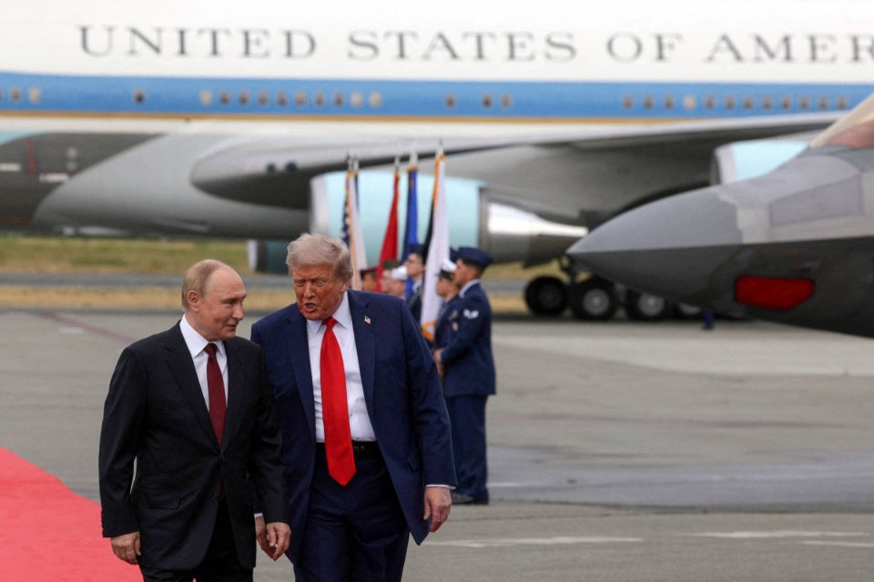 Putin conversa ao telefone com Trump sobre Ucrânia, diz Kremlin