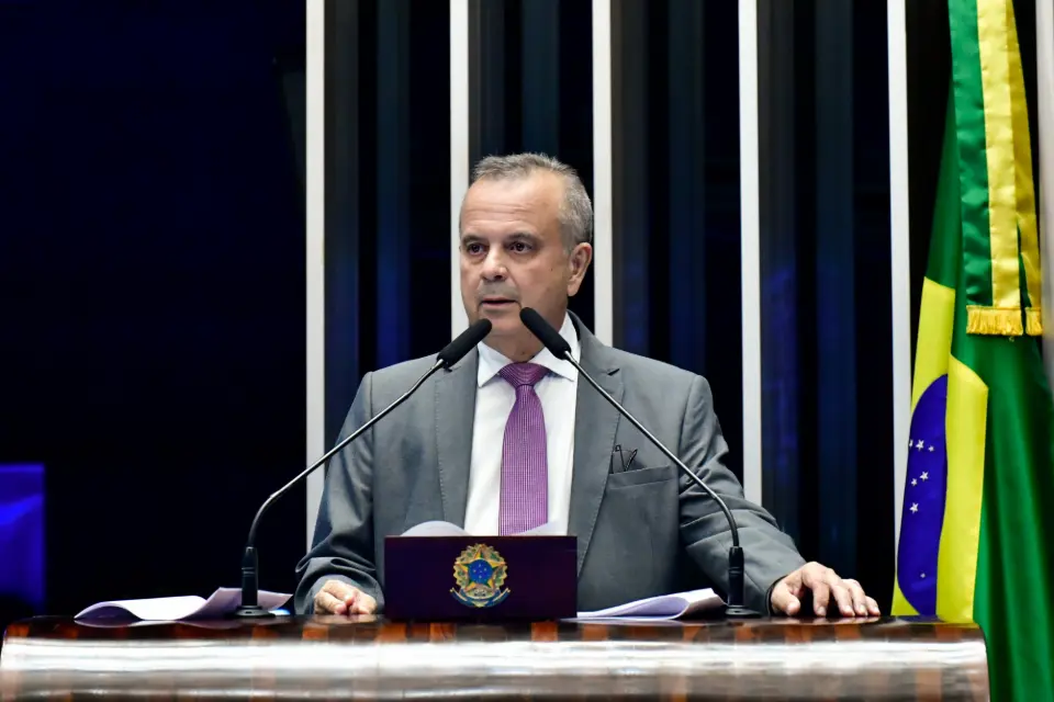 'Silenciamento político', diz coordenador da pré-campanha de Flávio sobre decisão de Moraes que amplia restrições contra Bolsonaro
