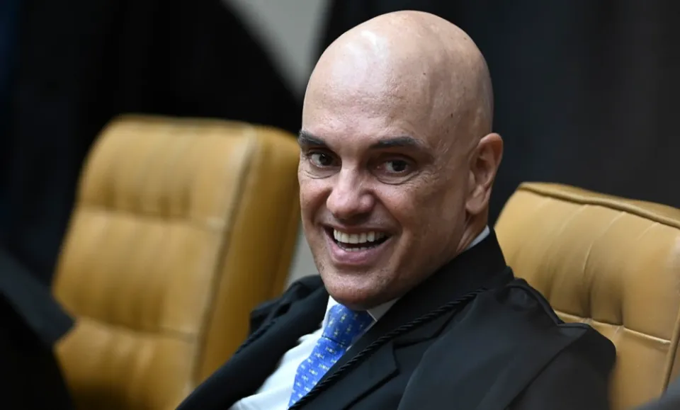 Veja as novas restrições impostas por Moraes a Bolsonaro após carta lida por Flávio