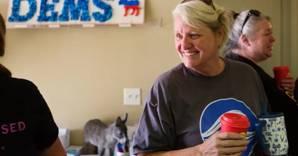 Candidata democrata ao Senado de Nebraska solicita desistência da corrida