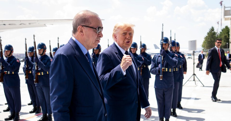 Drama e espetáculo com a entrada de Trump na OTAN