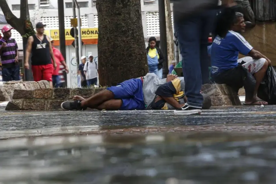 GDF sanciona lei que autoriza internação involuntária de dependentes químicos