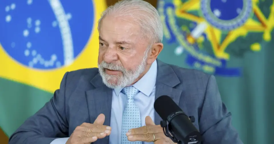 Lula critica ministros da Saúde de Bolsonaro e comete gafe
