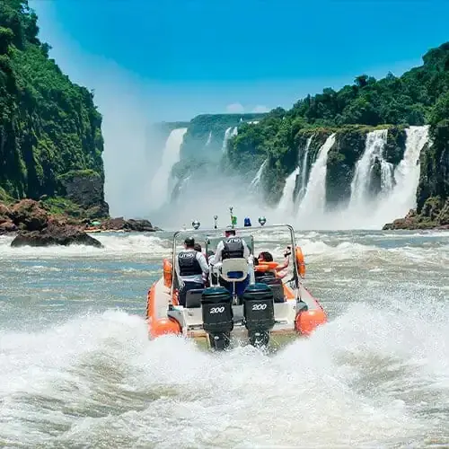 Passageiros da embarcação que virou nas Cataratas relatam rajadas de vento antes do acidente