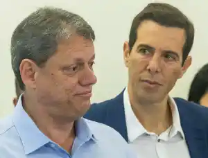 Fim do recesso na Alesp reacende disputa sobre reforma no magistério proposta por Tarcísio